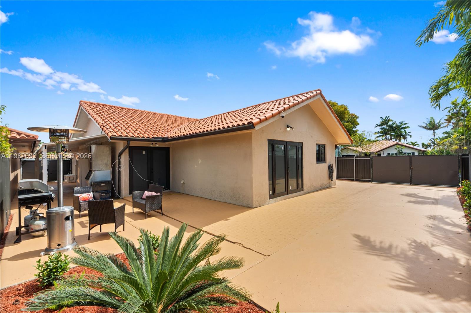 LEOMAR HOMES - Residential