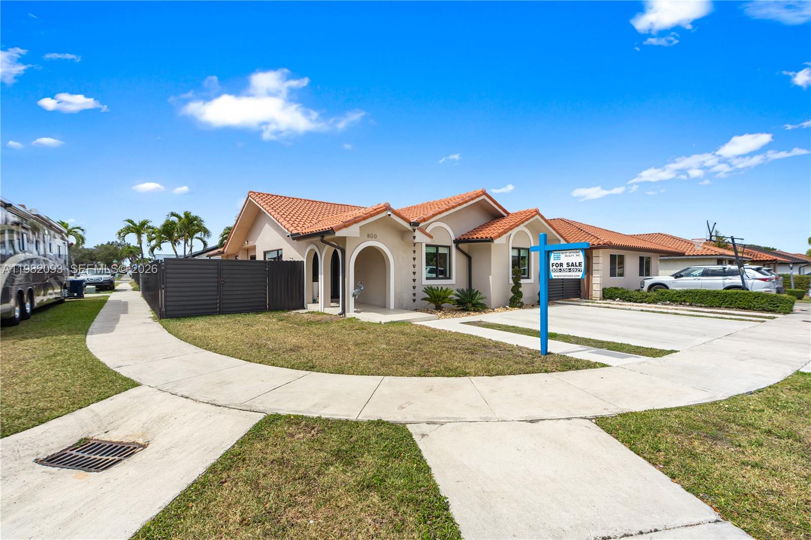 LEOMAR HOMES - Residential