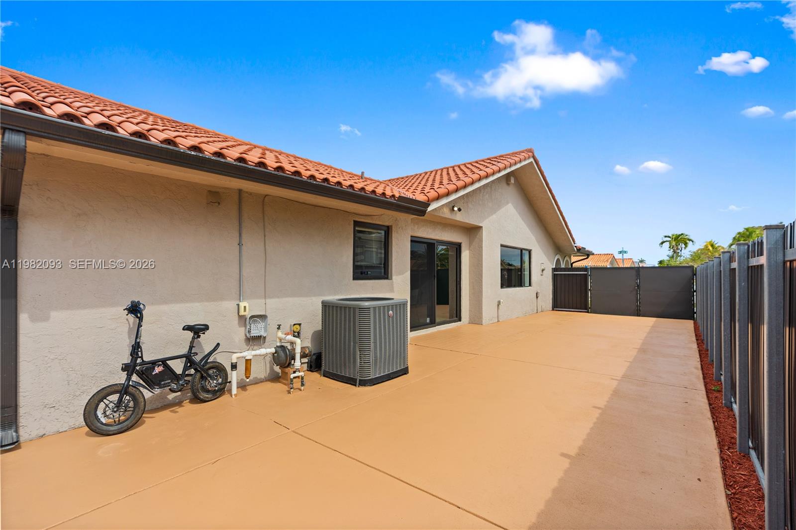 LEOMAR HOMES - Residential