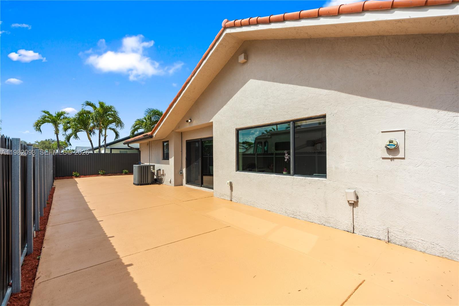 LEOMAR HOMES - Residential