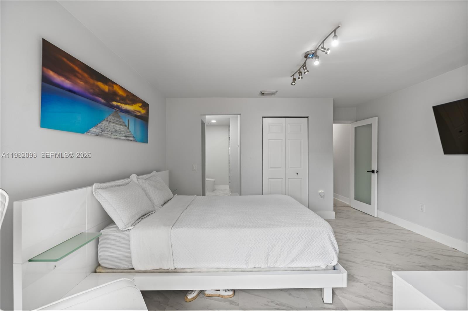 LEOMAR HOMES - Residential