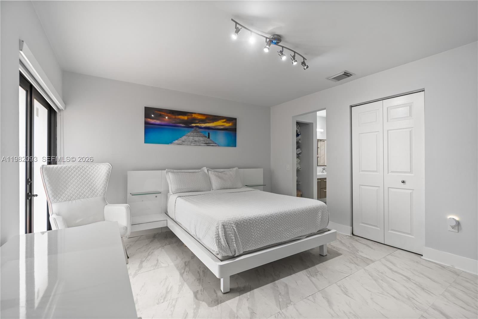 LEOMAR HOMES - Residential