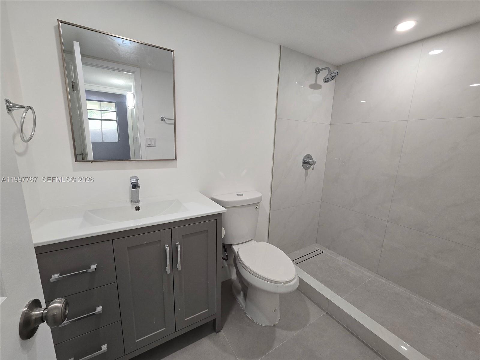 YOLANDA VILLAS CONDO - Residential Lease