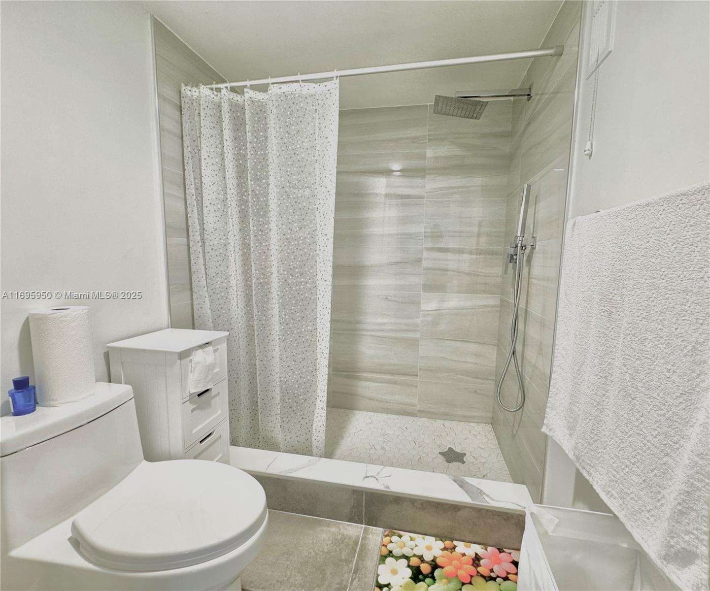 HUNTINGTON POINTE - Residential