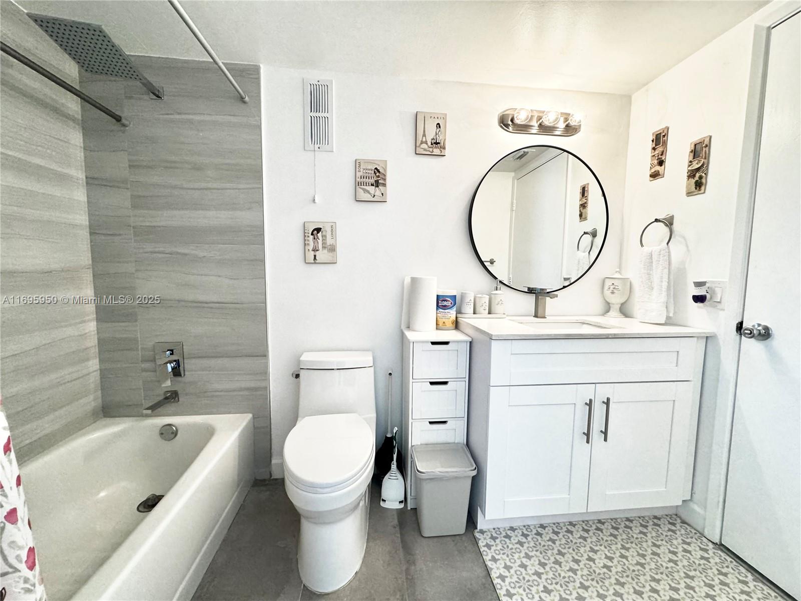 HUNTINGTON POINTE - Residential