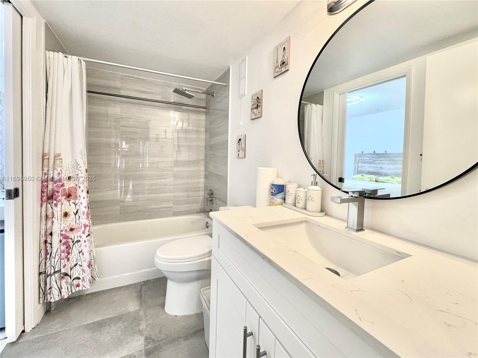 HUNTINGTON POINTE - Residential