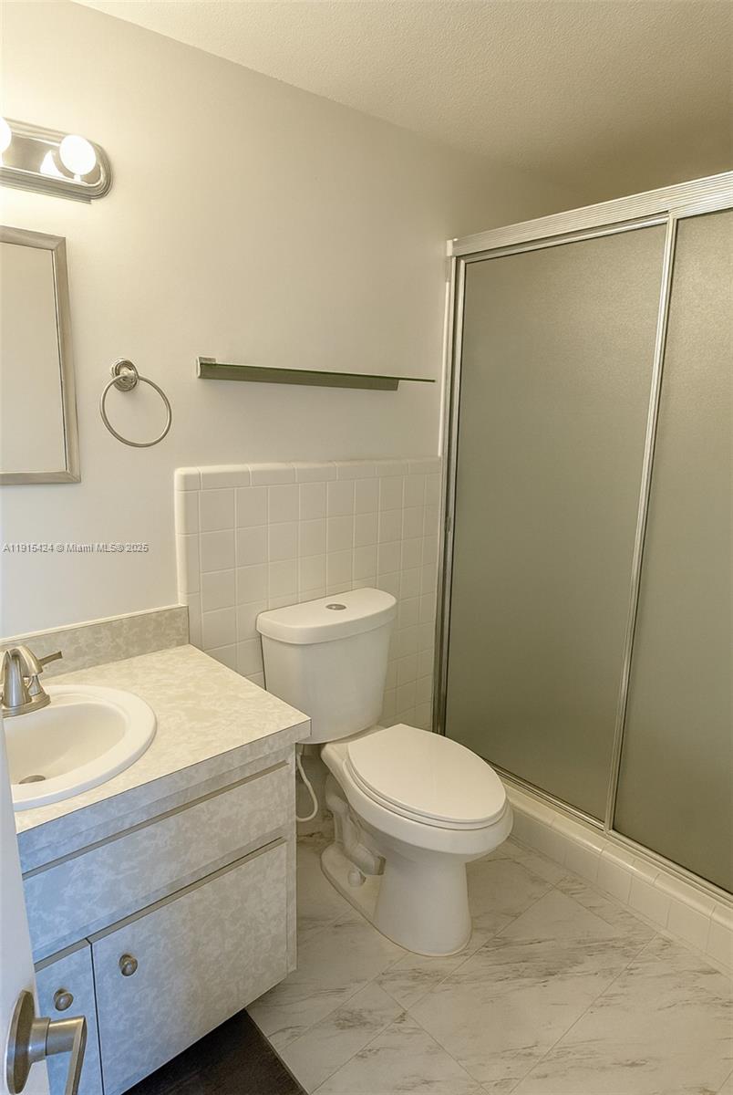 THE SHORES CONDO - Residential