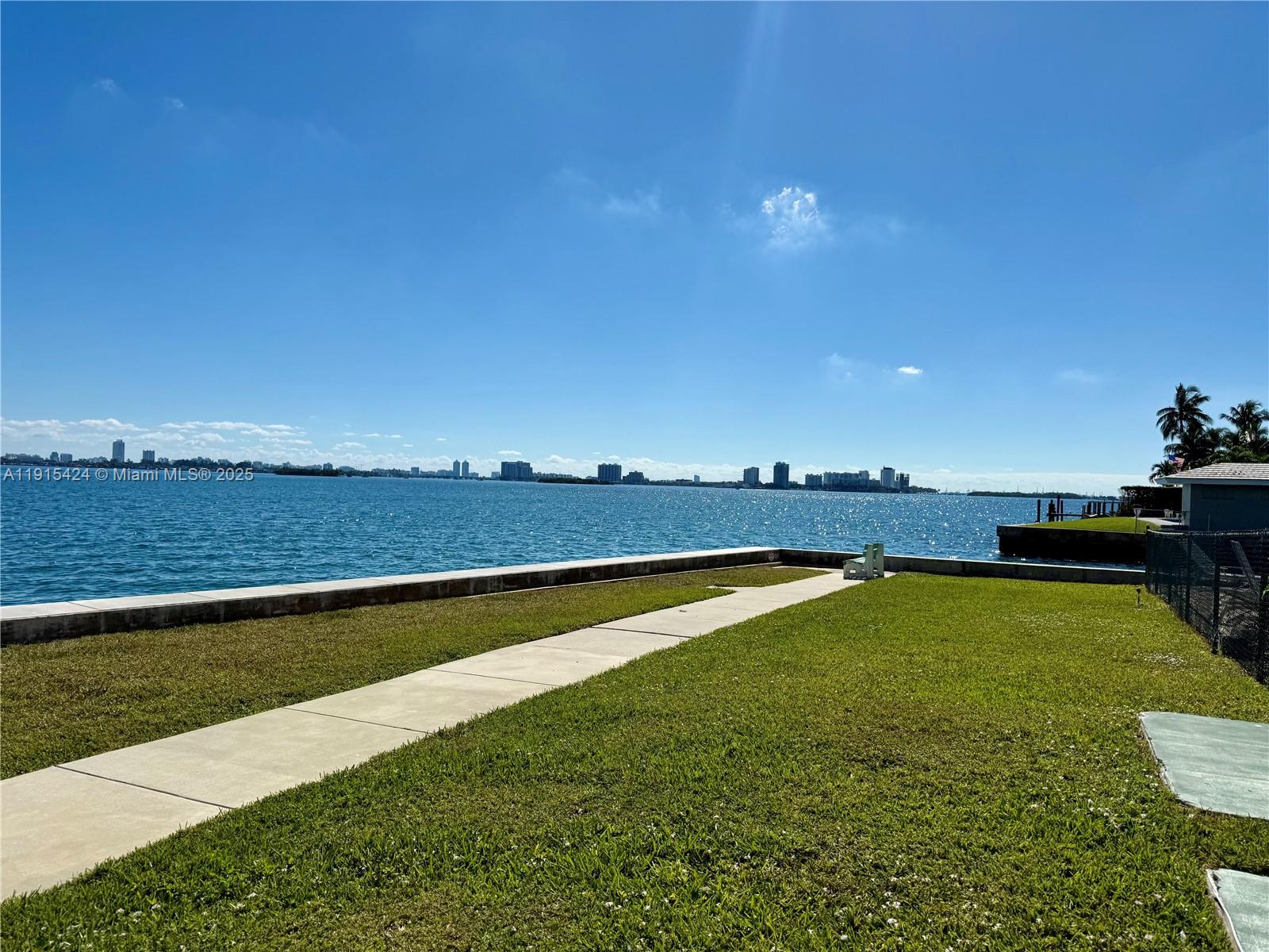 THE SHORES CONDO - Residential