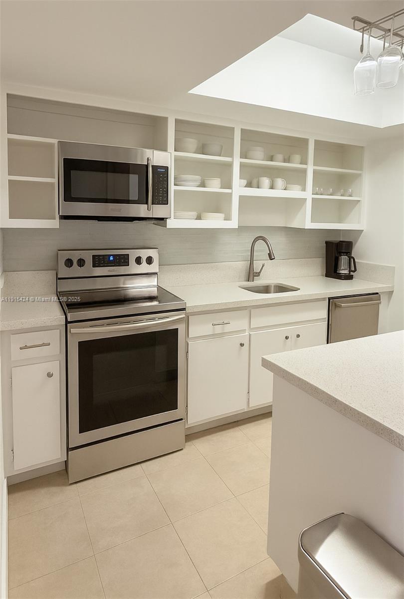 THE SHORES CONDO - Residential