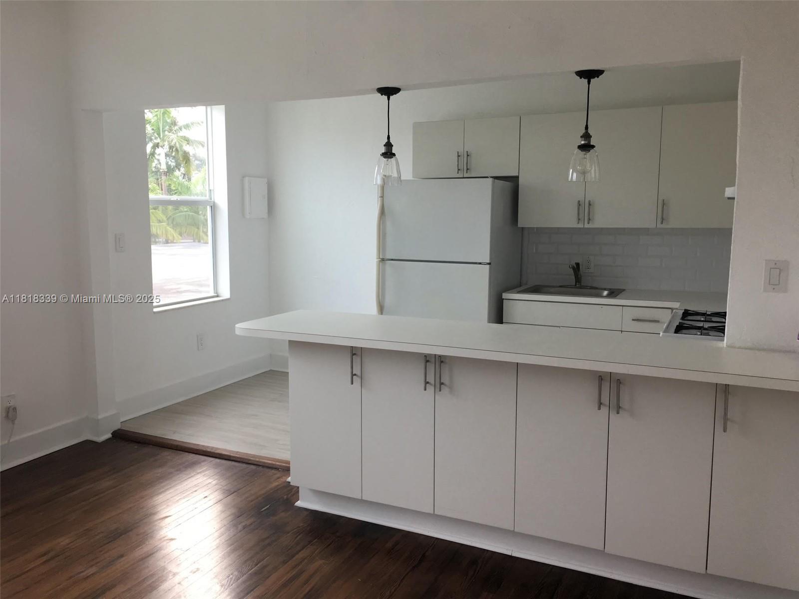 Rental Property at 1618 Michigan Ave 32, Miami Beach, Miami-Dade County, Florida - Bedrooms: 1 
Bathrooms: 1  - $1,900 MO.