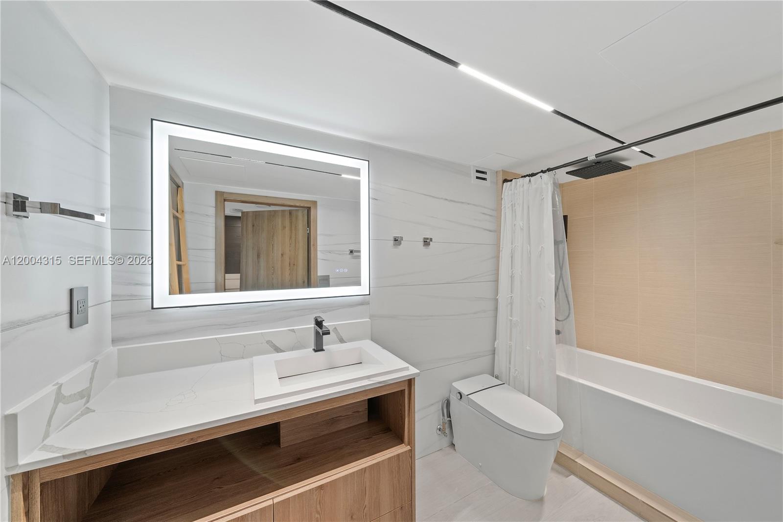 RONEY PALACE CONDO - Residential