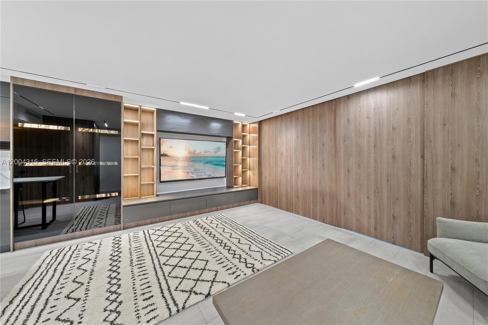 RONEY PALACE CONDO - Residential