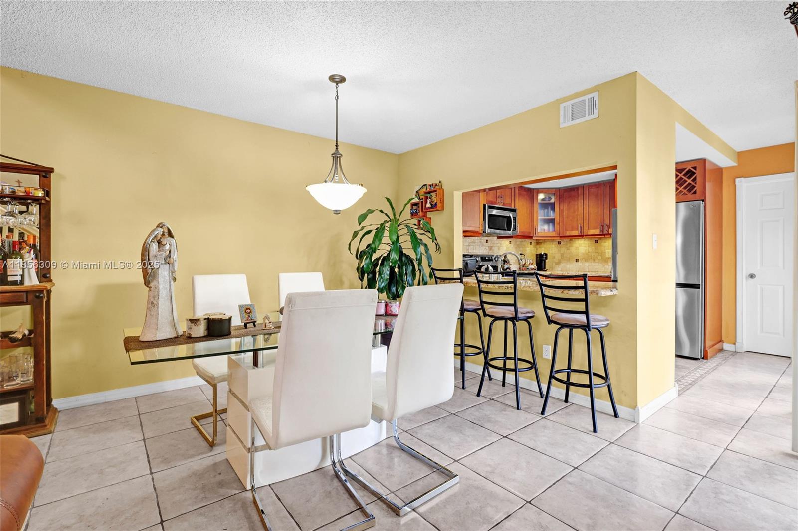 10077 NW 5th Ter 10077