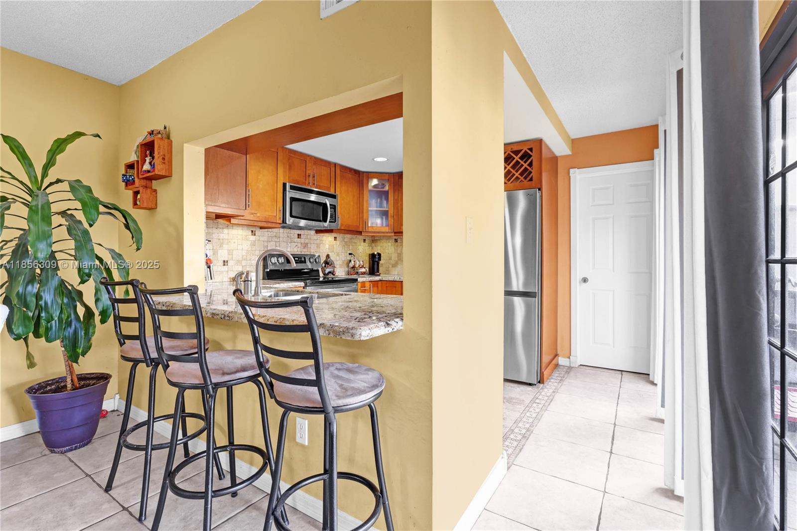 10077 NW 5th Ter 10077