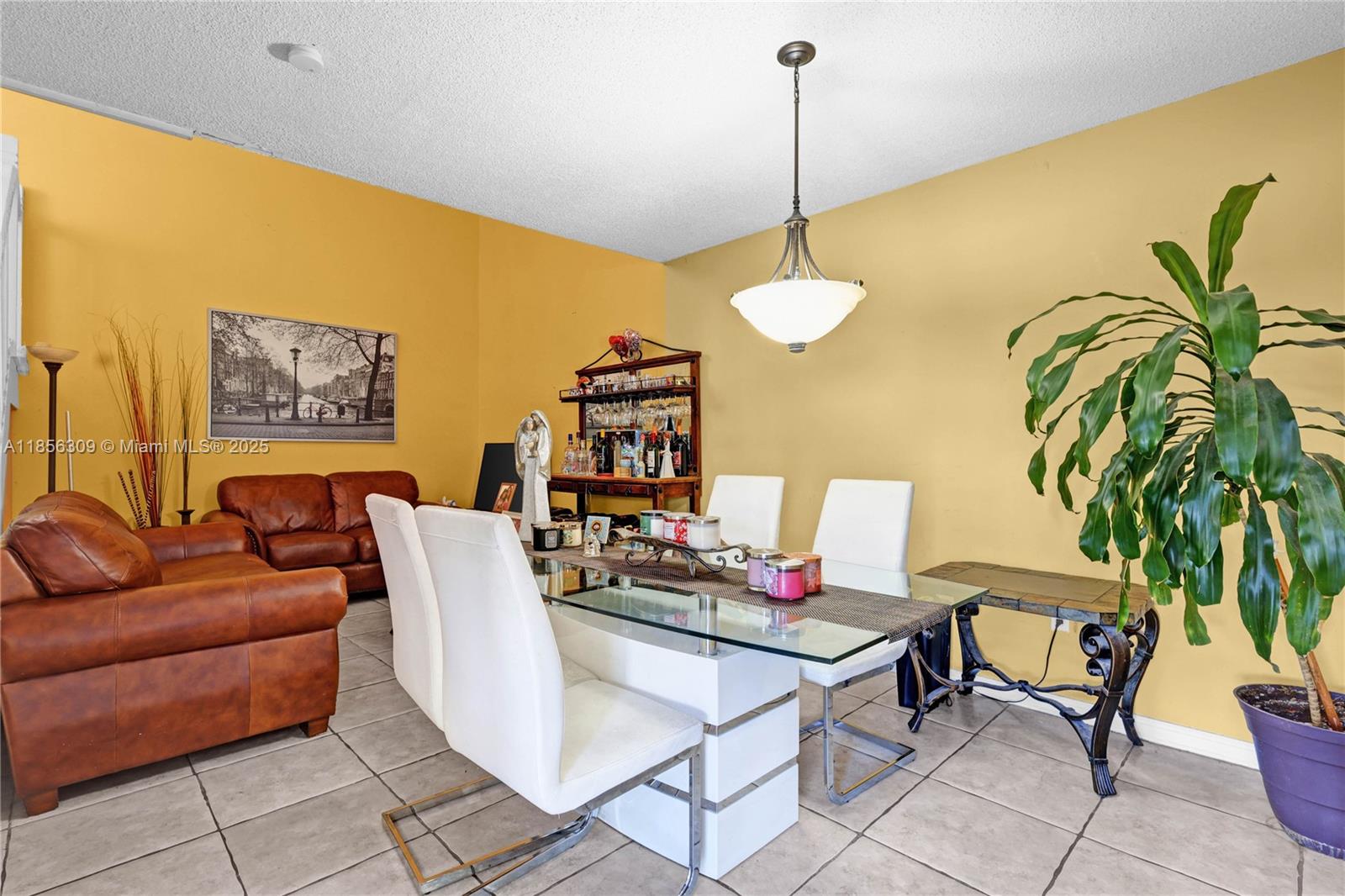 10077 NW 5th Ter 10077