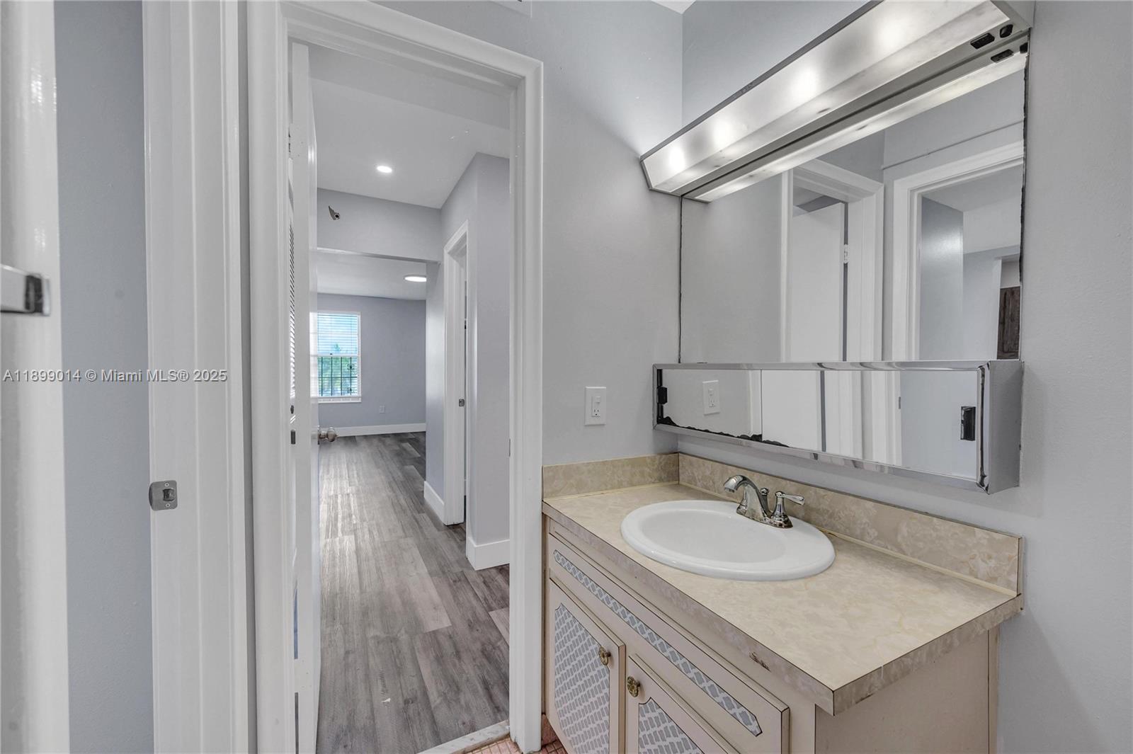 NEW LAND GARDENS CONDO - Residential Lease