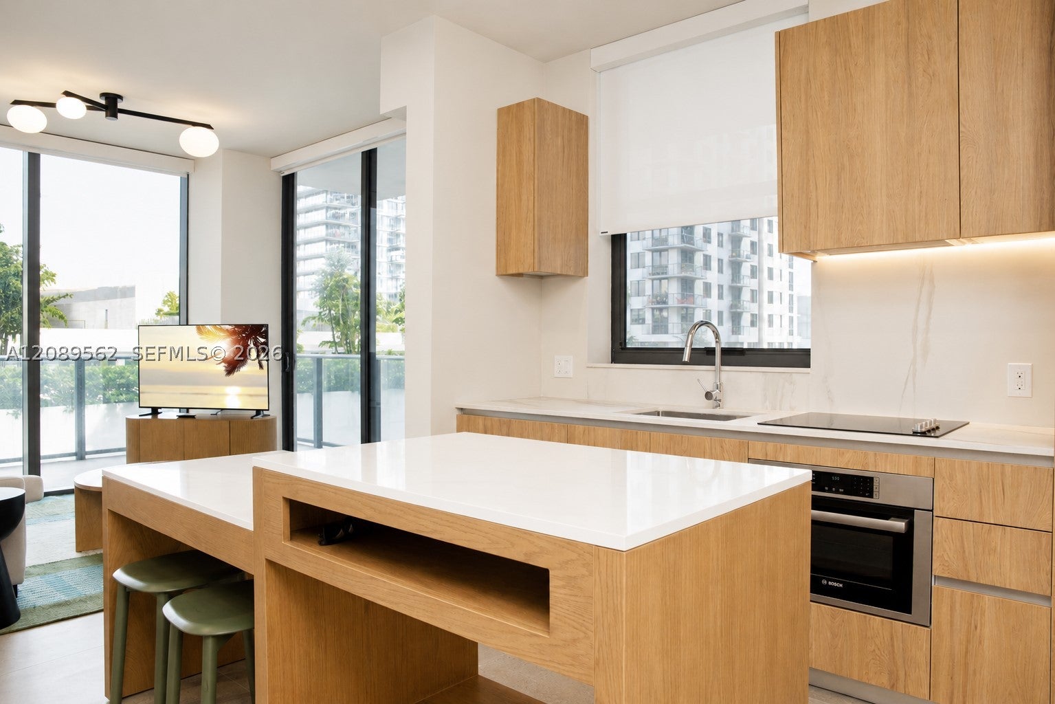 11 NE 6th St 1109