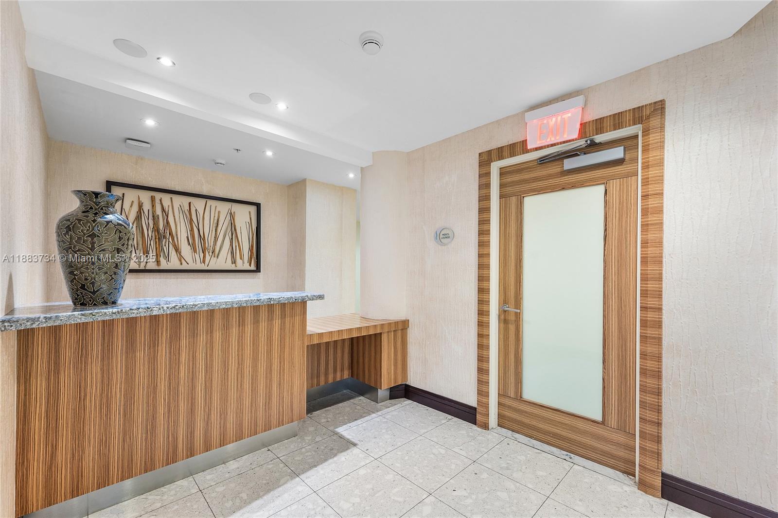 VIZCAYNE NORTH CONDO - Residential Lease