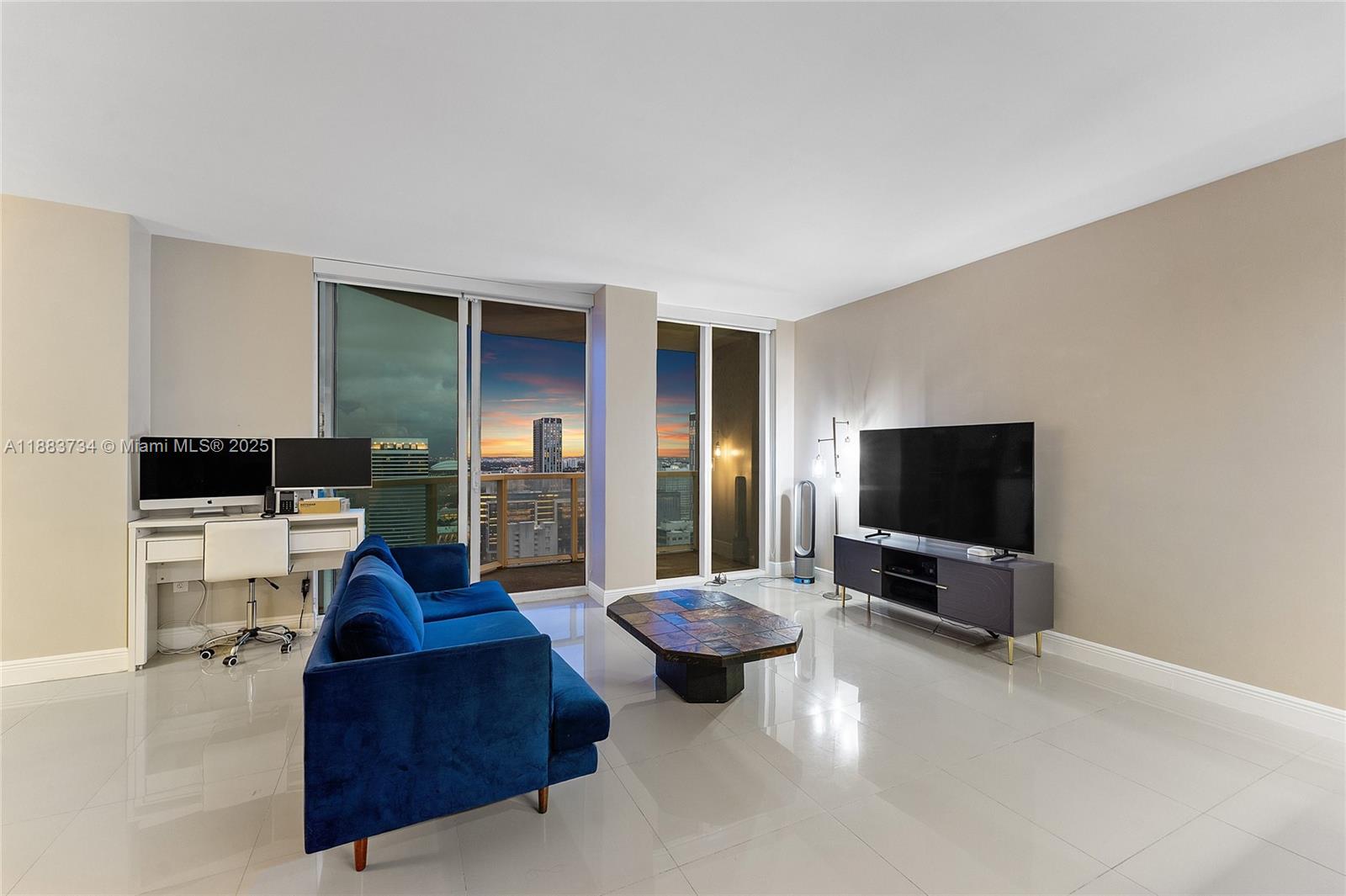 VIZCAYNE NORTH CONDO - Residential Lease