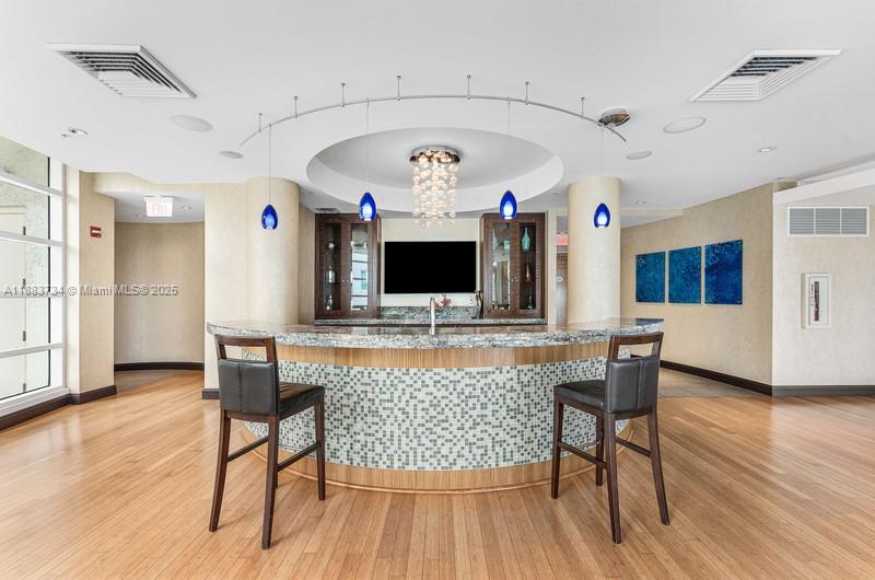 VIZCAYNE NORTH CONDO - Residential Lease