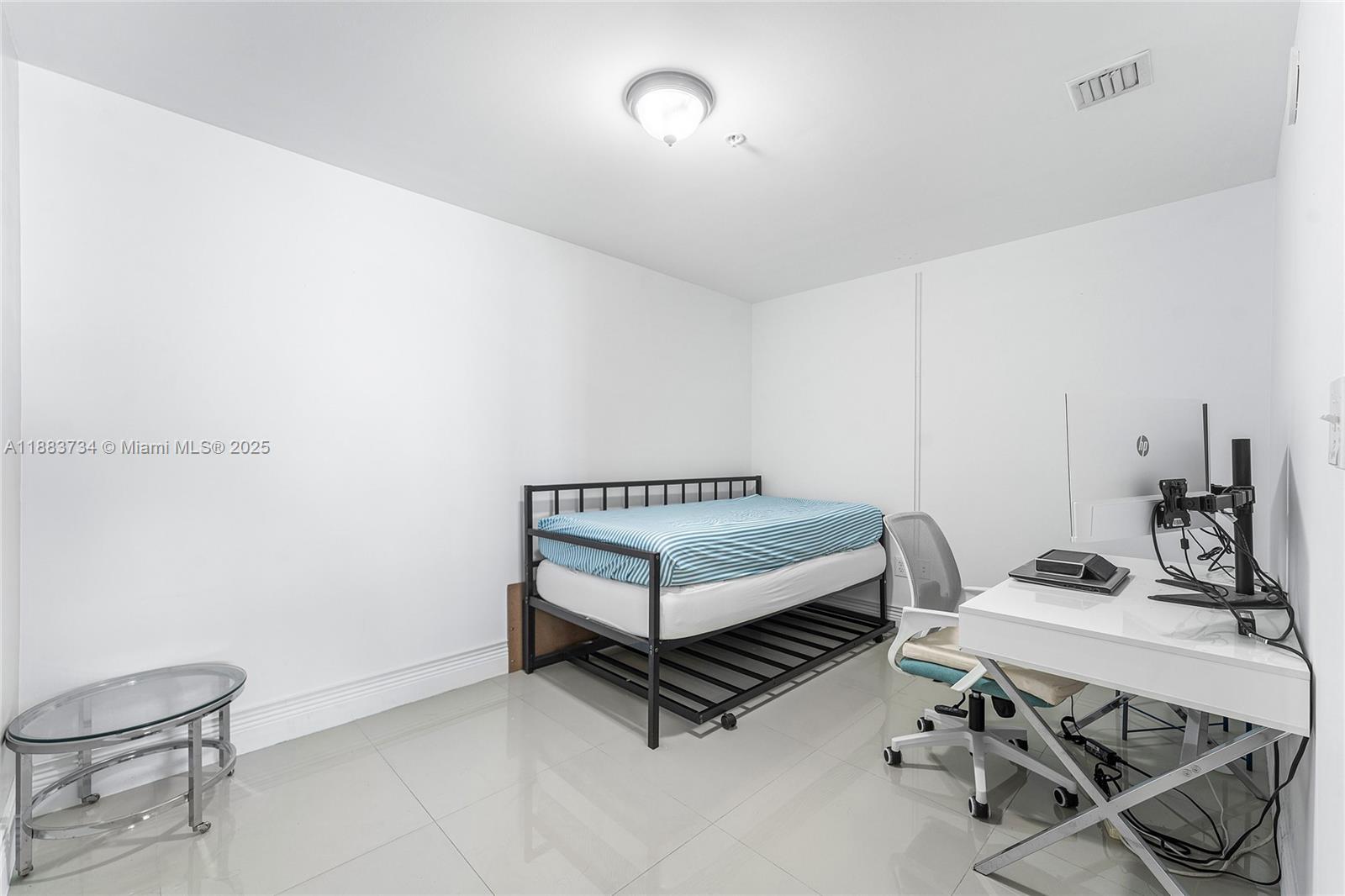 VIZCAYNE NORTH CONDO - Residential Lease