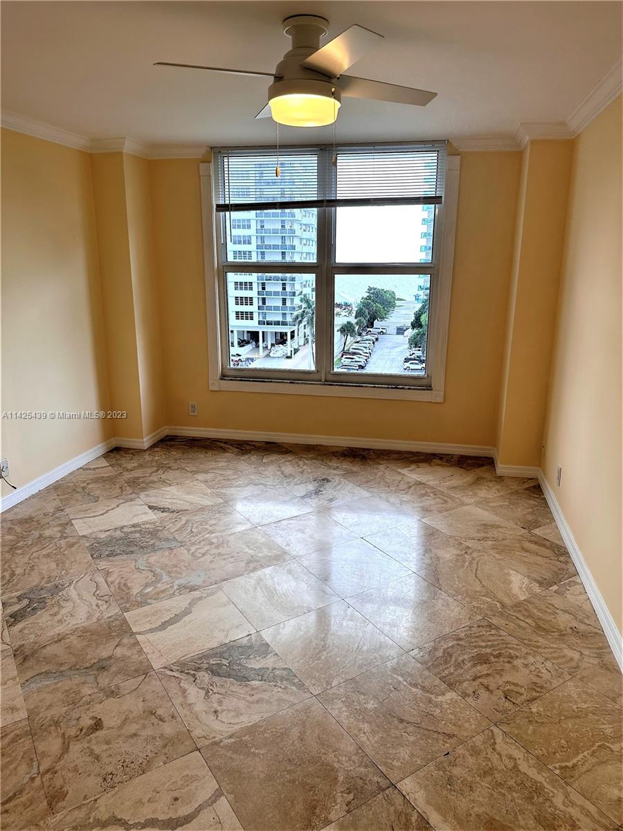 HALLMARK OF HOLLYWOOD CON - Residential