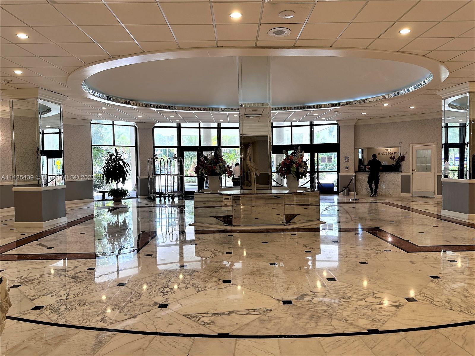 HALLMARK OF HOLLYWOOD CON - Residential