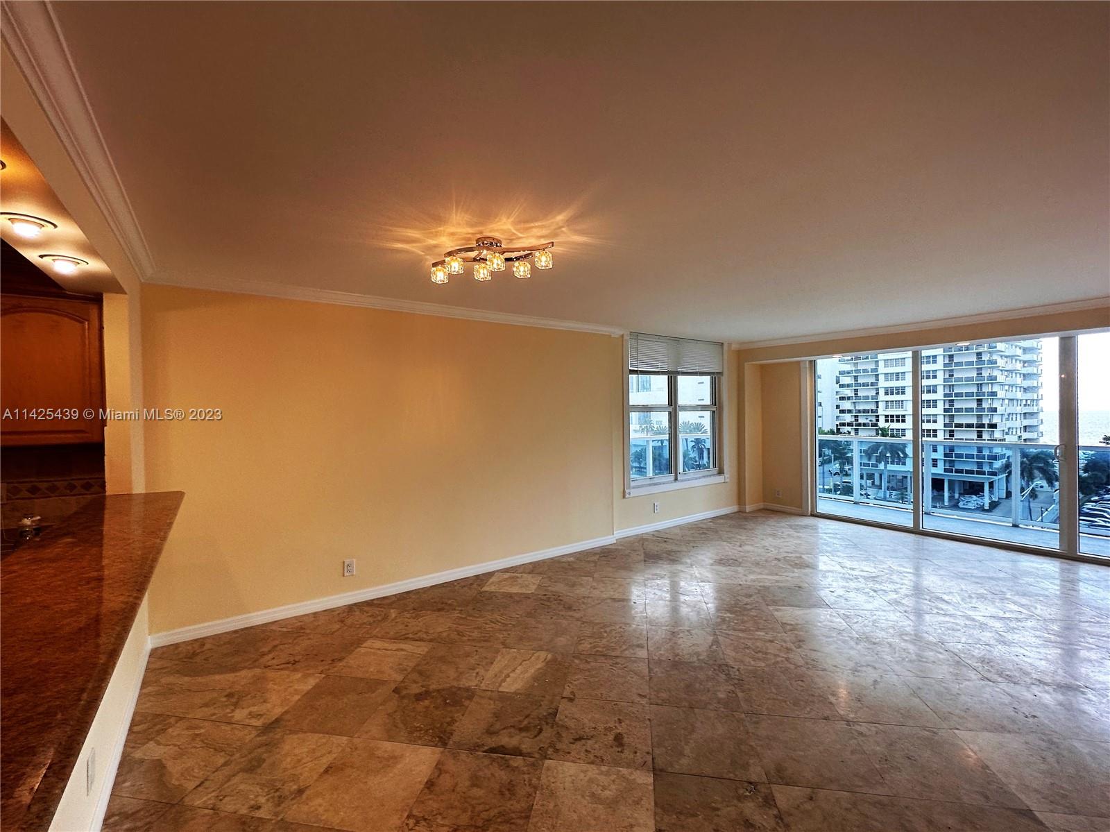 HALLMARK OF HOLLYWOOD CON - Residential