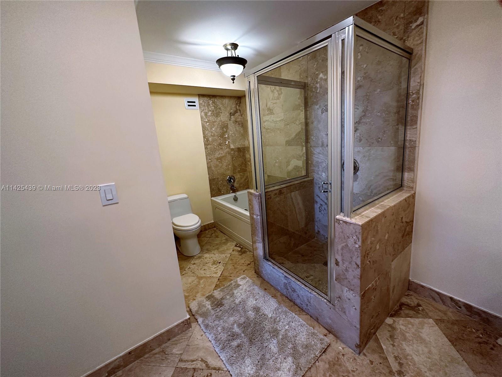 HALLMARK OF HOLLYWOOD CON - Residential