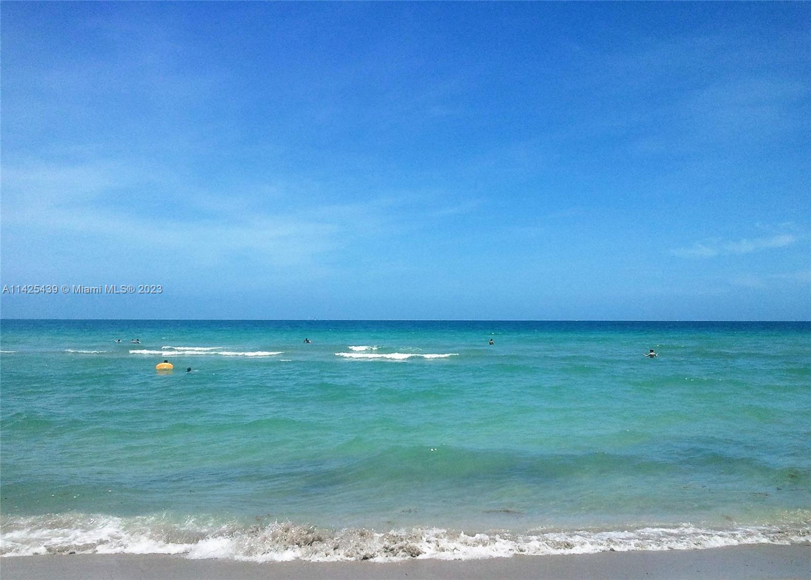 HALLMARK OF HOLLYWOOD CON - Residential