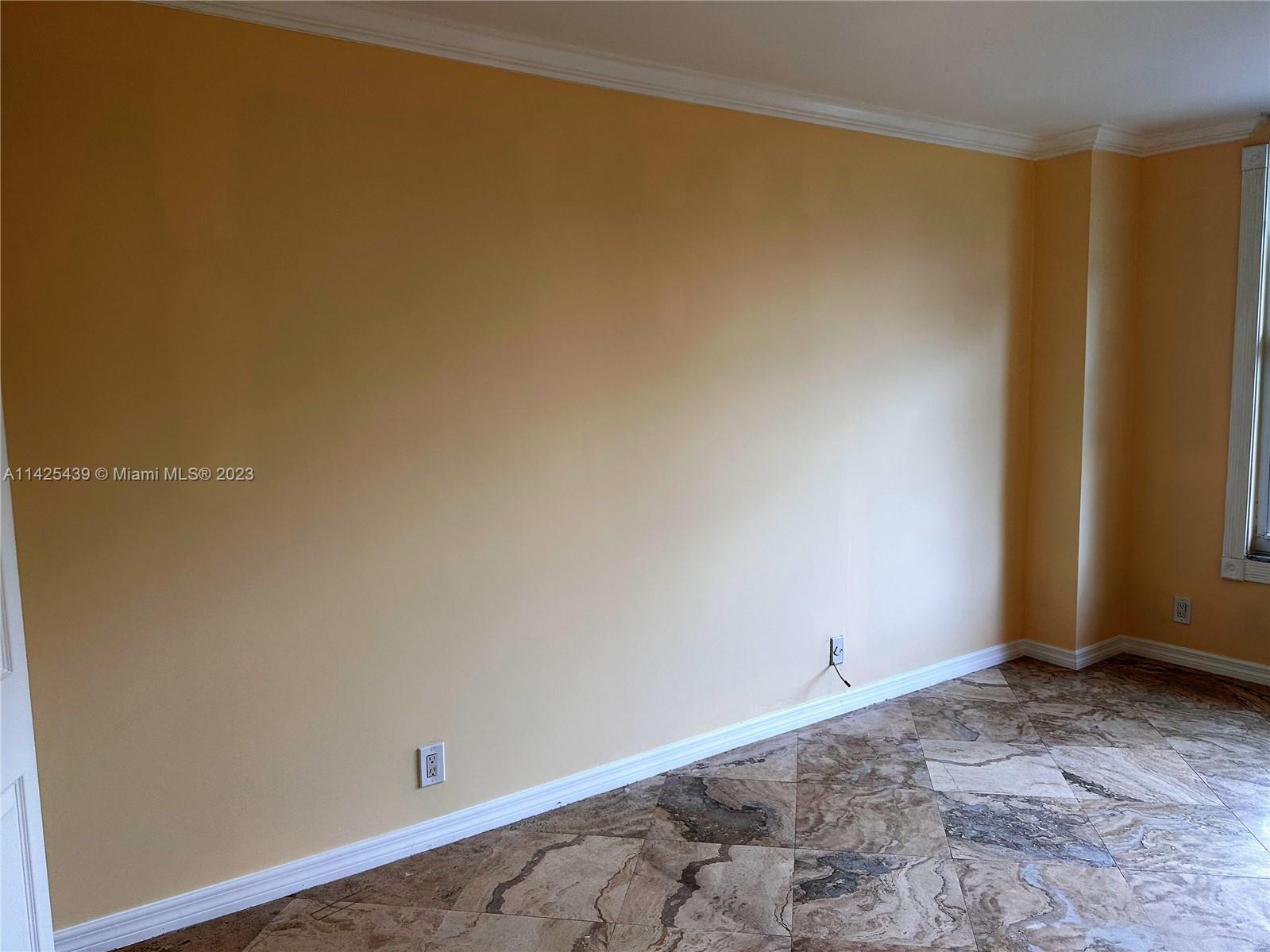 HALLMARK OF HOLLYWOOD CON - Residential