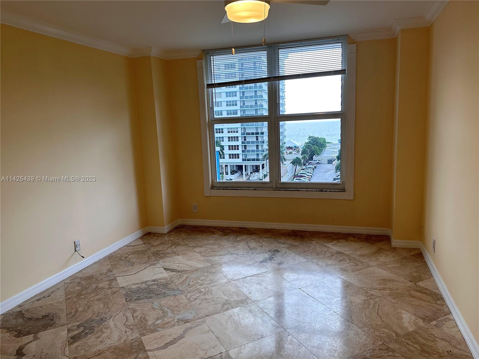 HALLMARK OF HOLLYWOOD CON - Residential