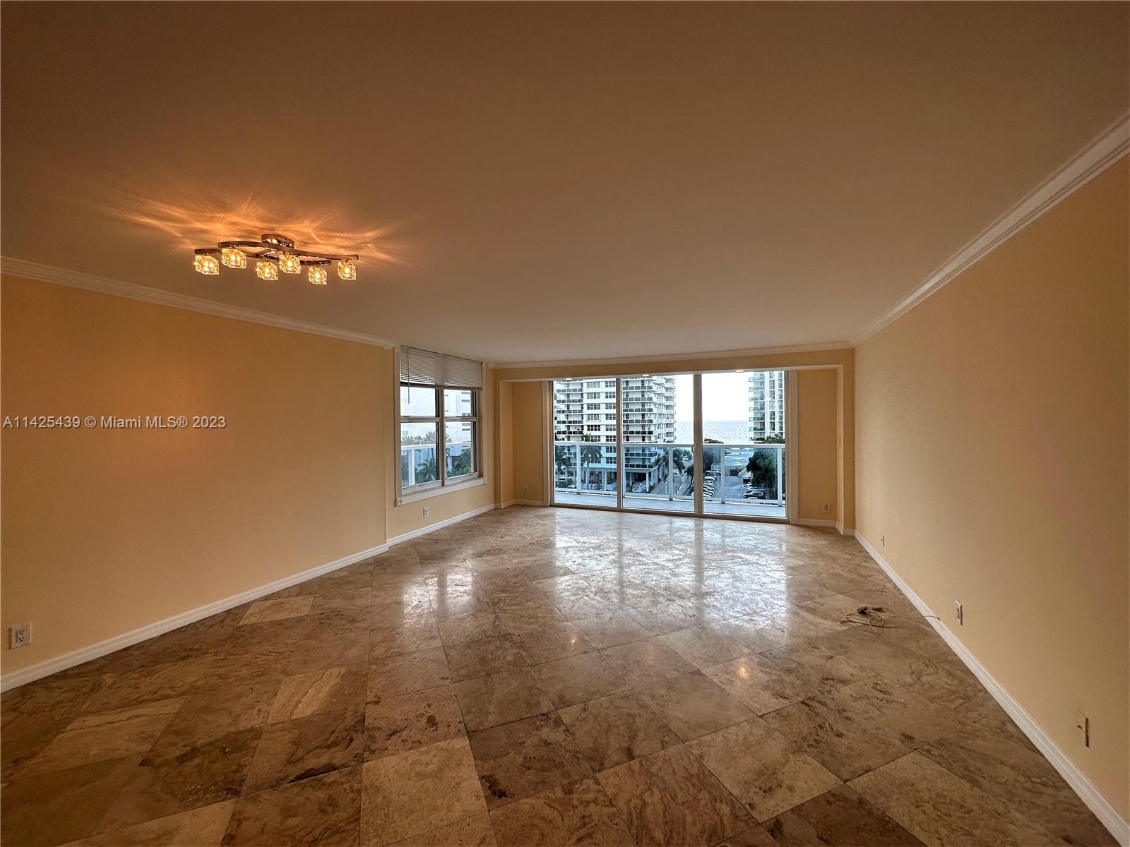 HALLMARK OF HOLLYWOOD CON - Residential