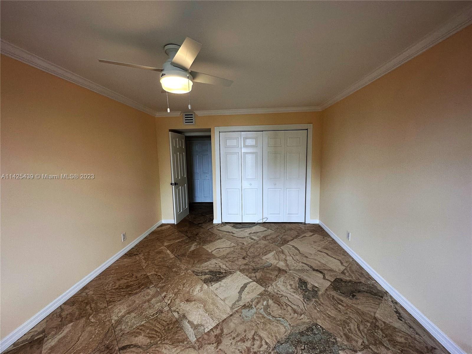 HALLMARK OF HOLLYWOOD CON - Residential