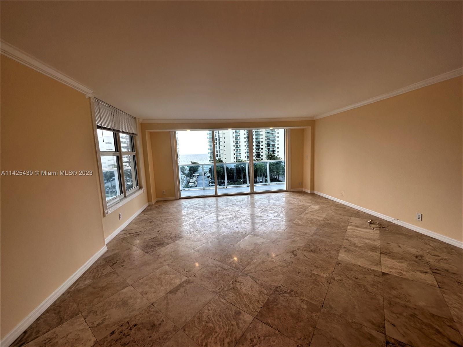 HALLMARK OF HOLLYWOOD CON - Residential