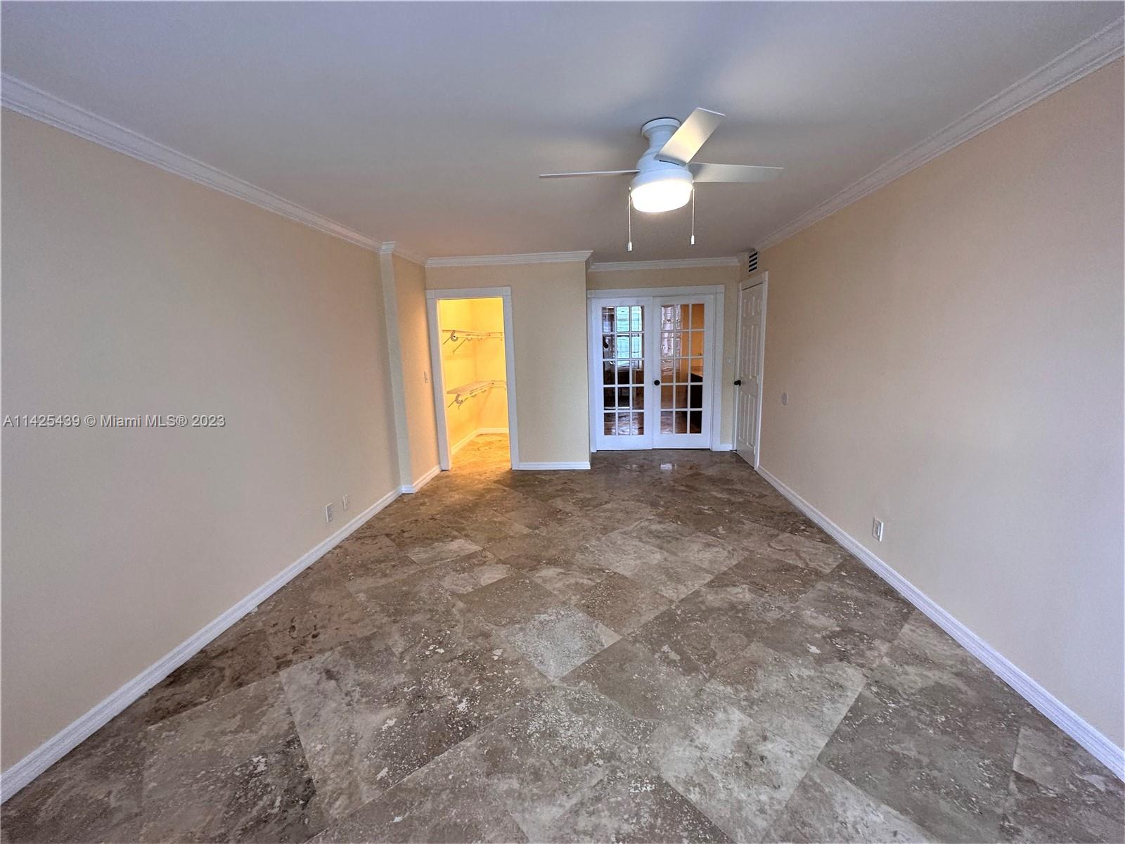 HALLMARK OF HOLLYWOOD CON - Residential