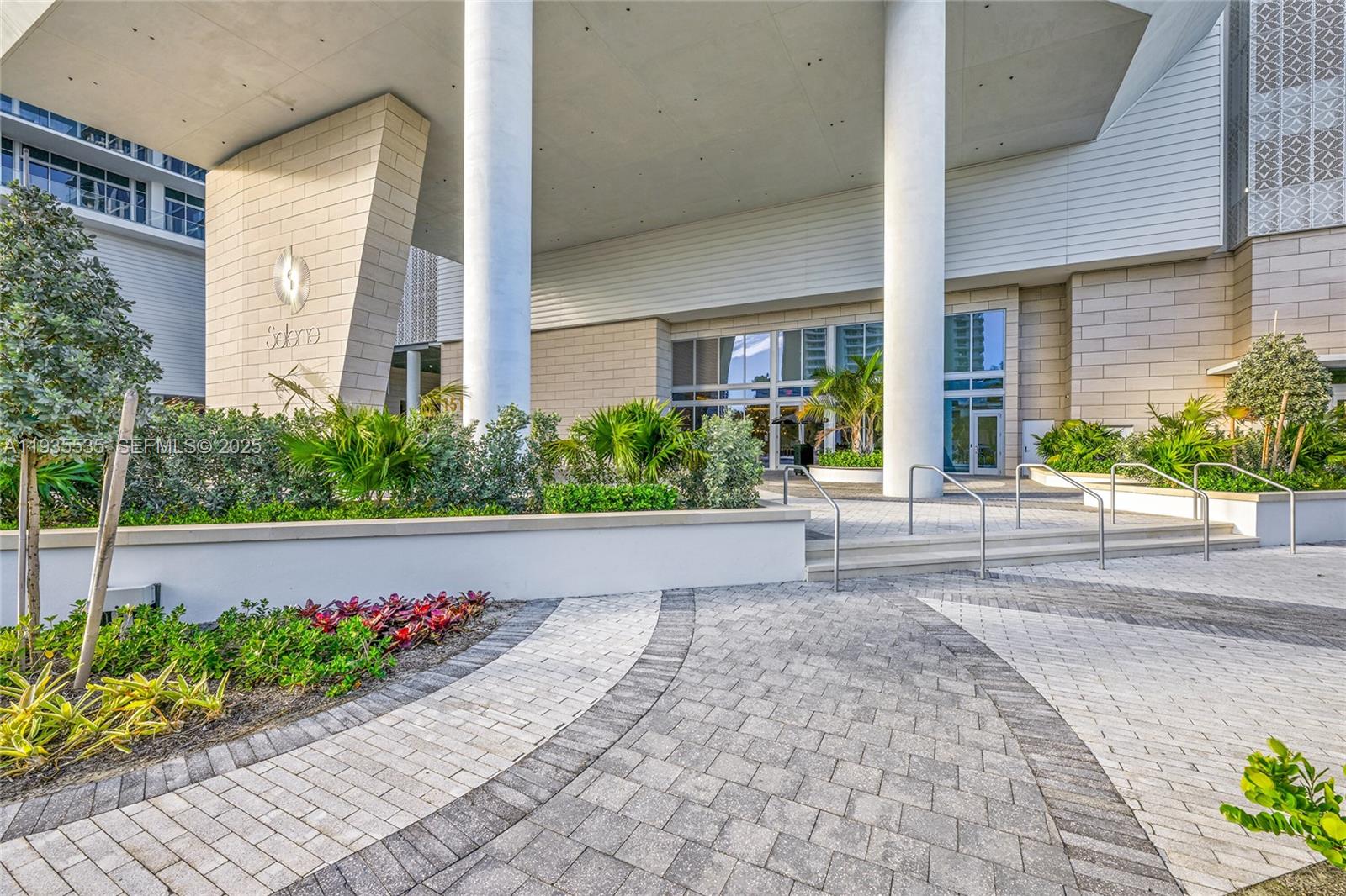 Selene Oceanfront Resident - Residential Lease