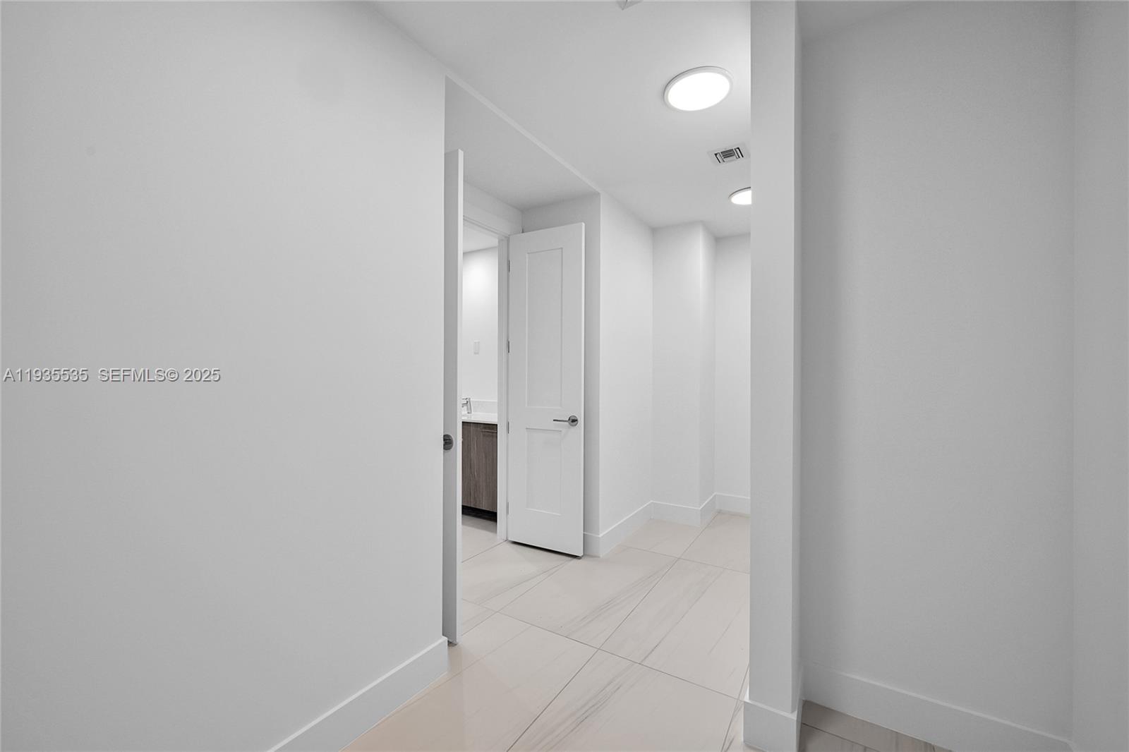 Selene Oceanfront Resident - Residential Lease