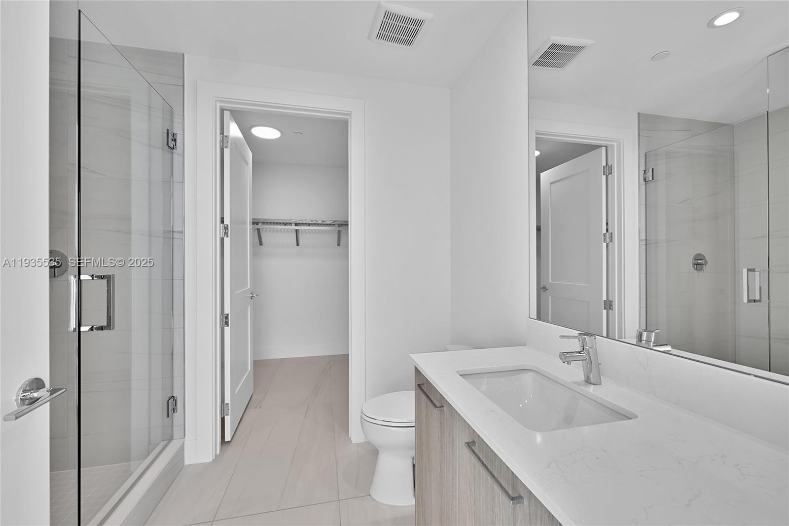 Selene Oceanfront Resident - Residential Lease