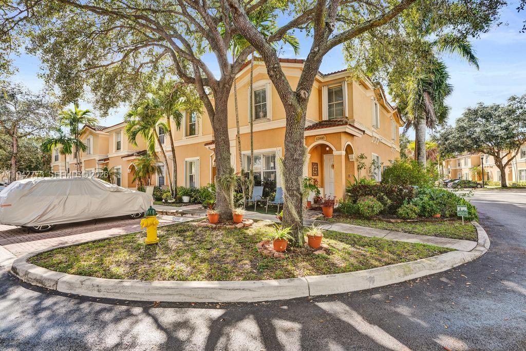 MELROSE POINT CONDO - Residential