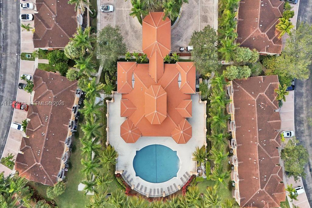 MELROSE POINT CONDO - Residential