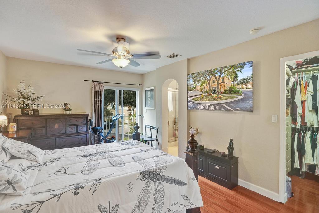 MELROSE POINT CONDO - Residential