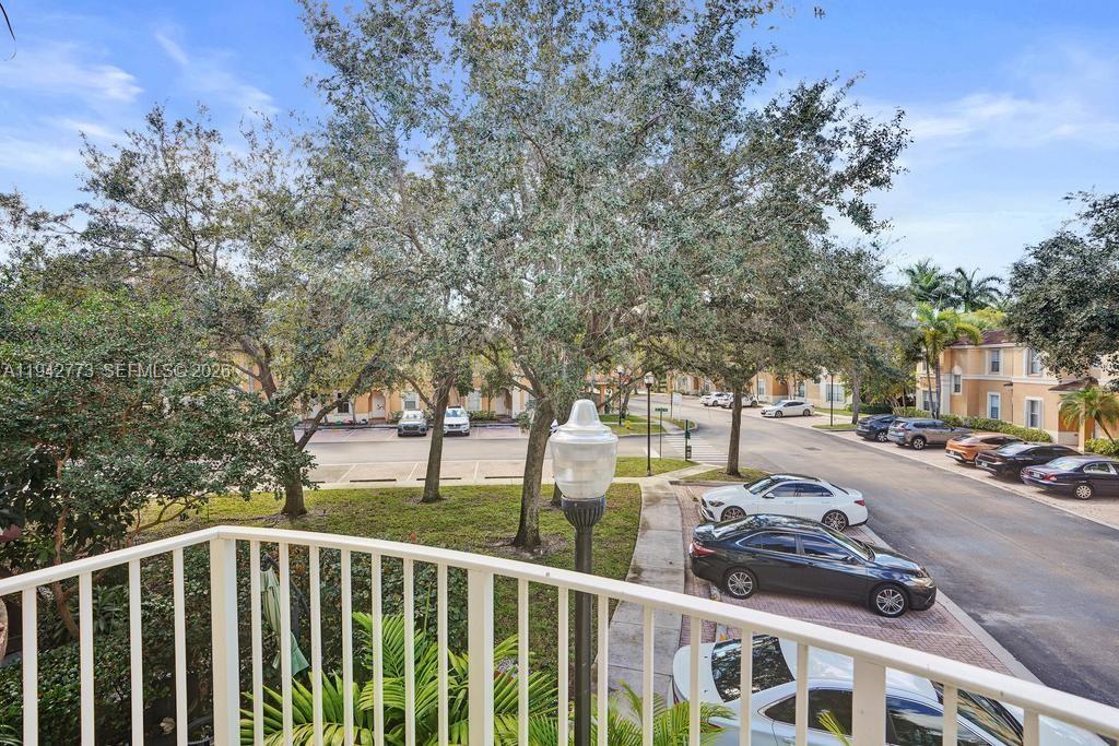 MELROSE POINT CONDO - Residential