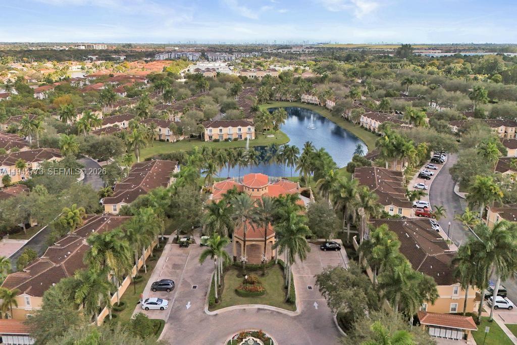 MELROSE POINT CONDO - Residential