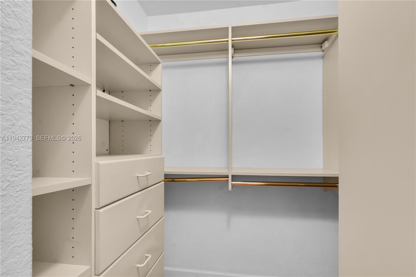 MELROSE POINT CONDO - Residential