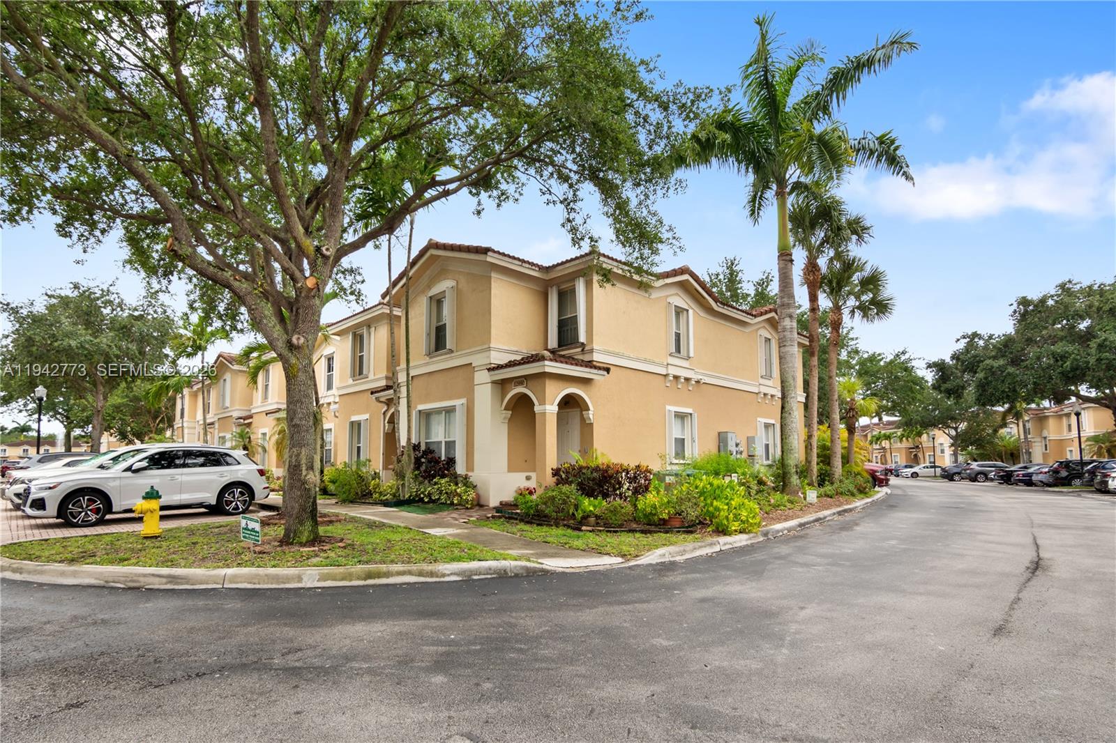 MELROSE POINT CONDO - Residential