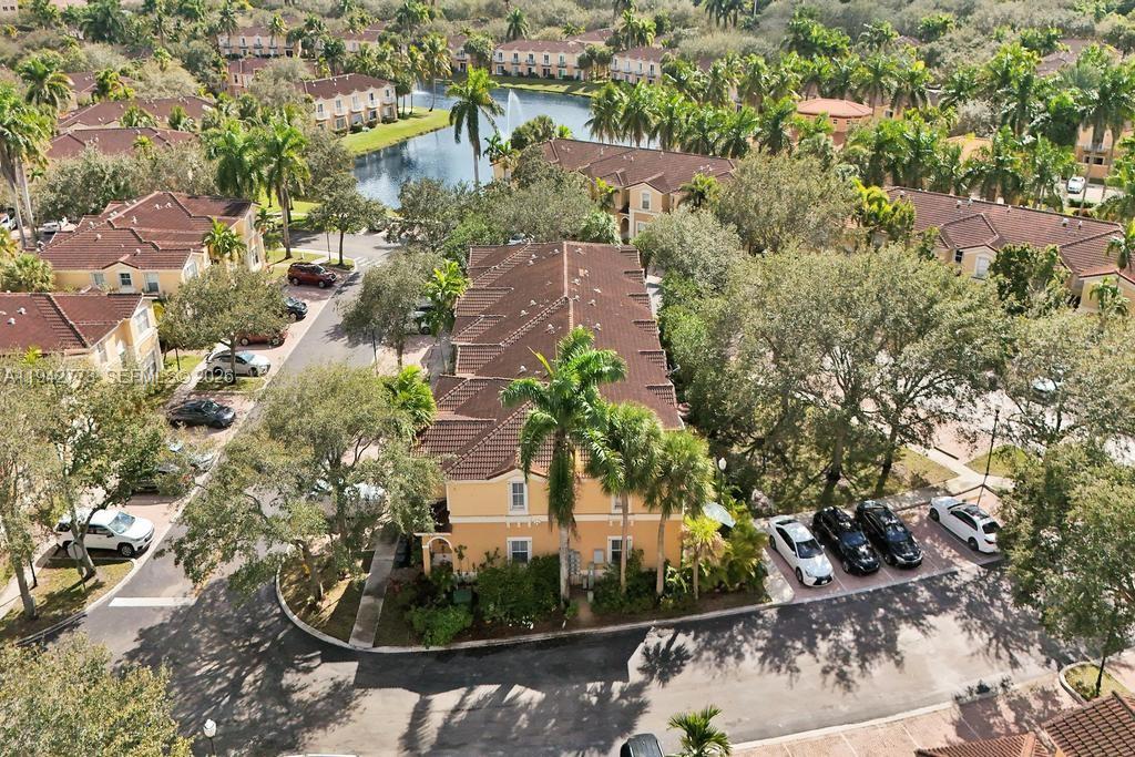 MELROSE POINT CONDO - Residential