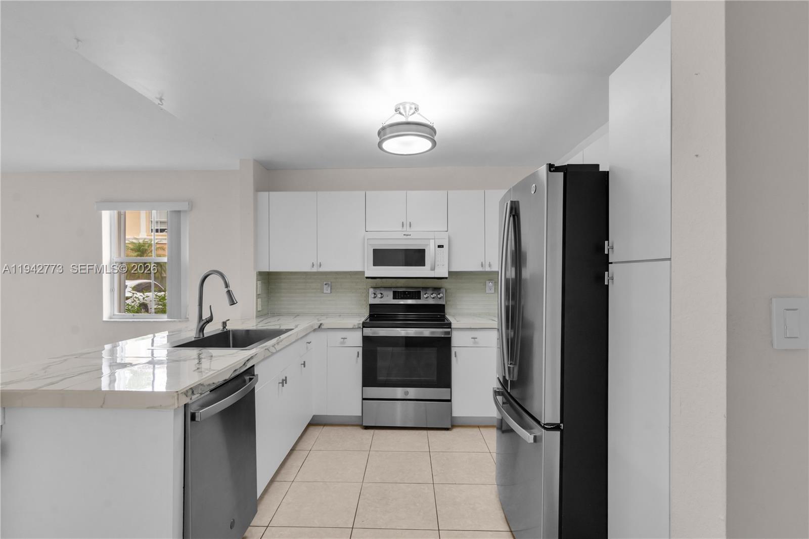 MELROSE POINT CONDO - Residential
