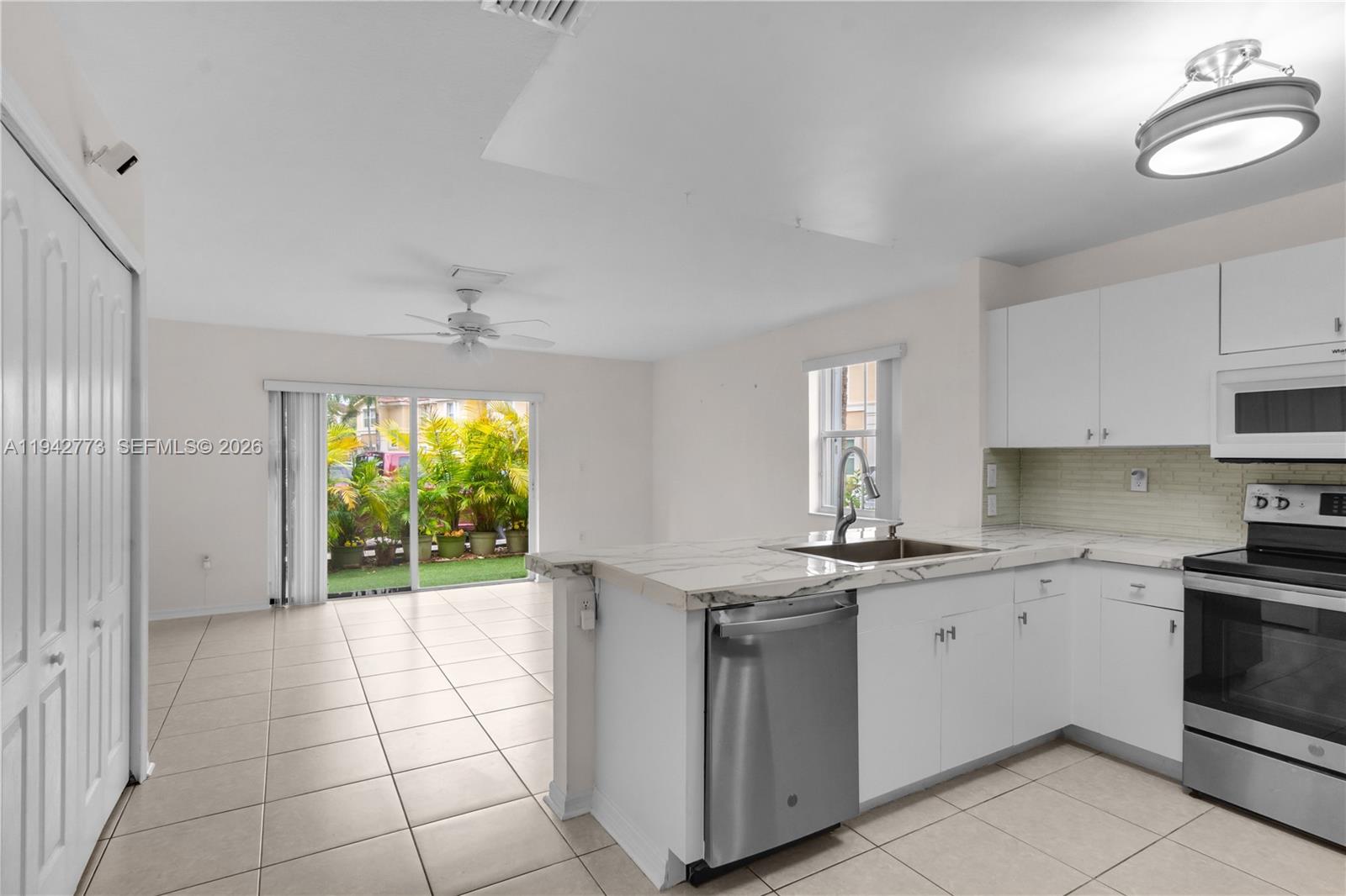 MELROSE POINT CONDO - Residential