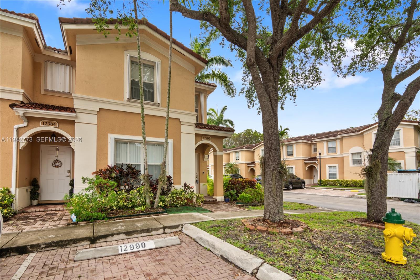MELROSE POINT CONDO - Residential